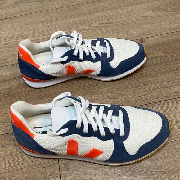 Veja Men's Holiday Rec Sneakers White Orange Blue Like New Size 10 - Picture 6 of 11